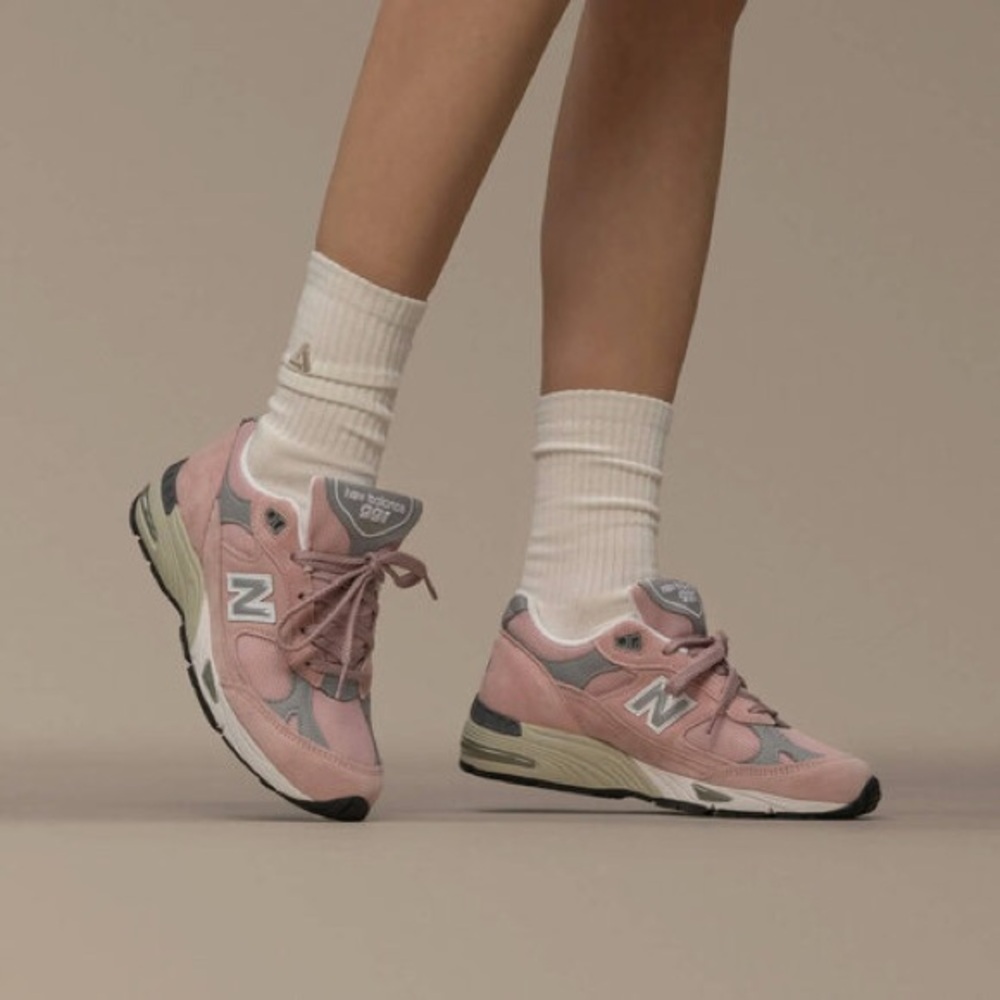New Balance 991 Sneakers